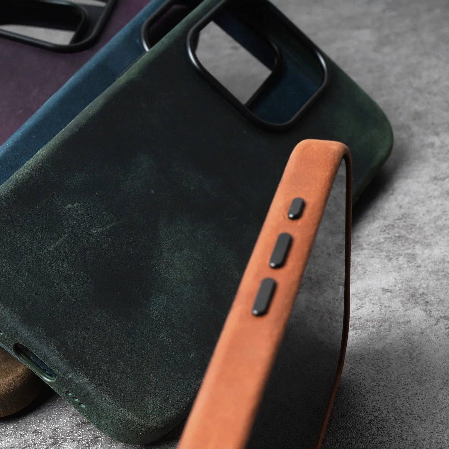 Luxury iPhone Case — Magnetic Crazy Horse Cowhide Leather Cover with Matte Pull-Up Design and Non-Slip Grip