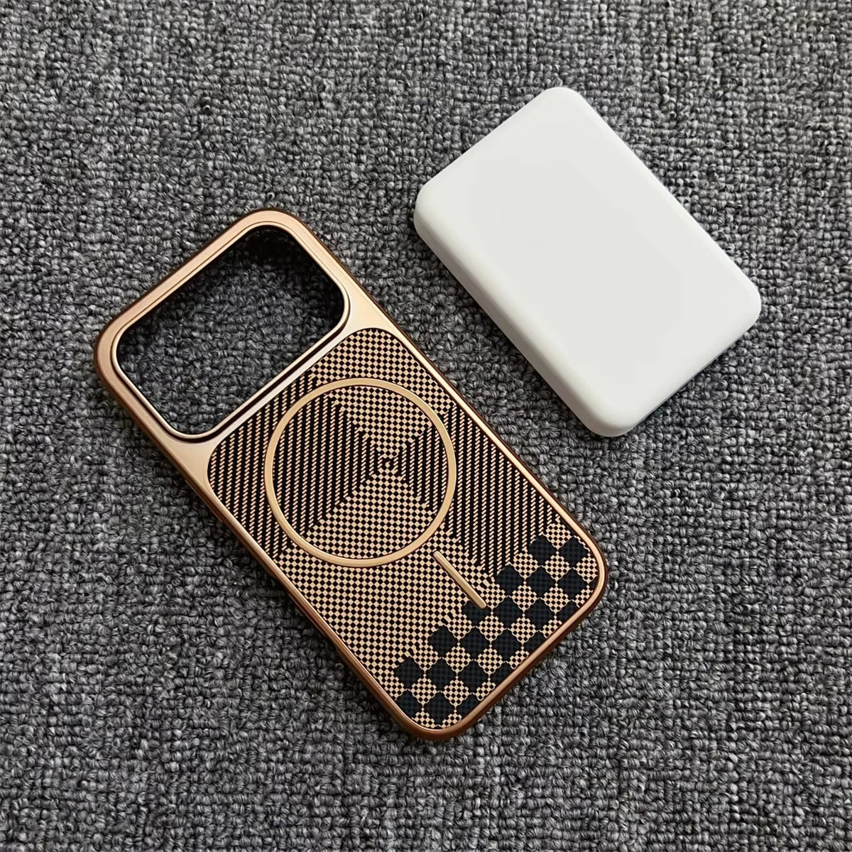 iPhone Case iPhone 17 Pro Max / Golden NovaXCase