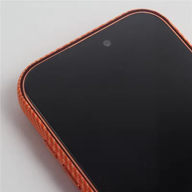 Minimalist iPhone Case — High-End Kevlar Carbon-Fiber Magnetic Cover with Slim Shockproof Design and MagSafe Wireless-Charging Compatibility